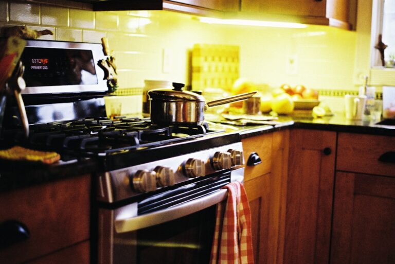 Maximize Your Space with Compact and Efficient Kitchen Devices
